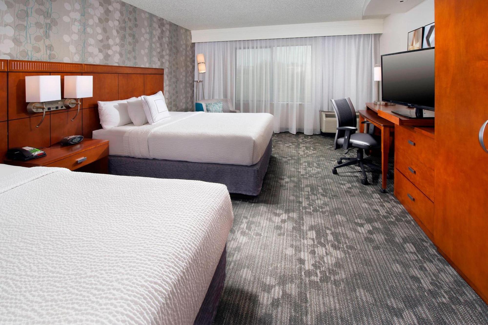 Courtyard By Marriott San Antonio Seaworld/Lackland Экстерьер фото