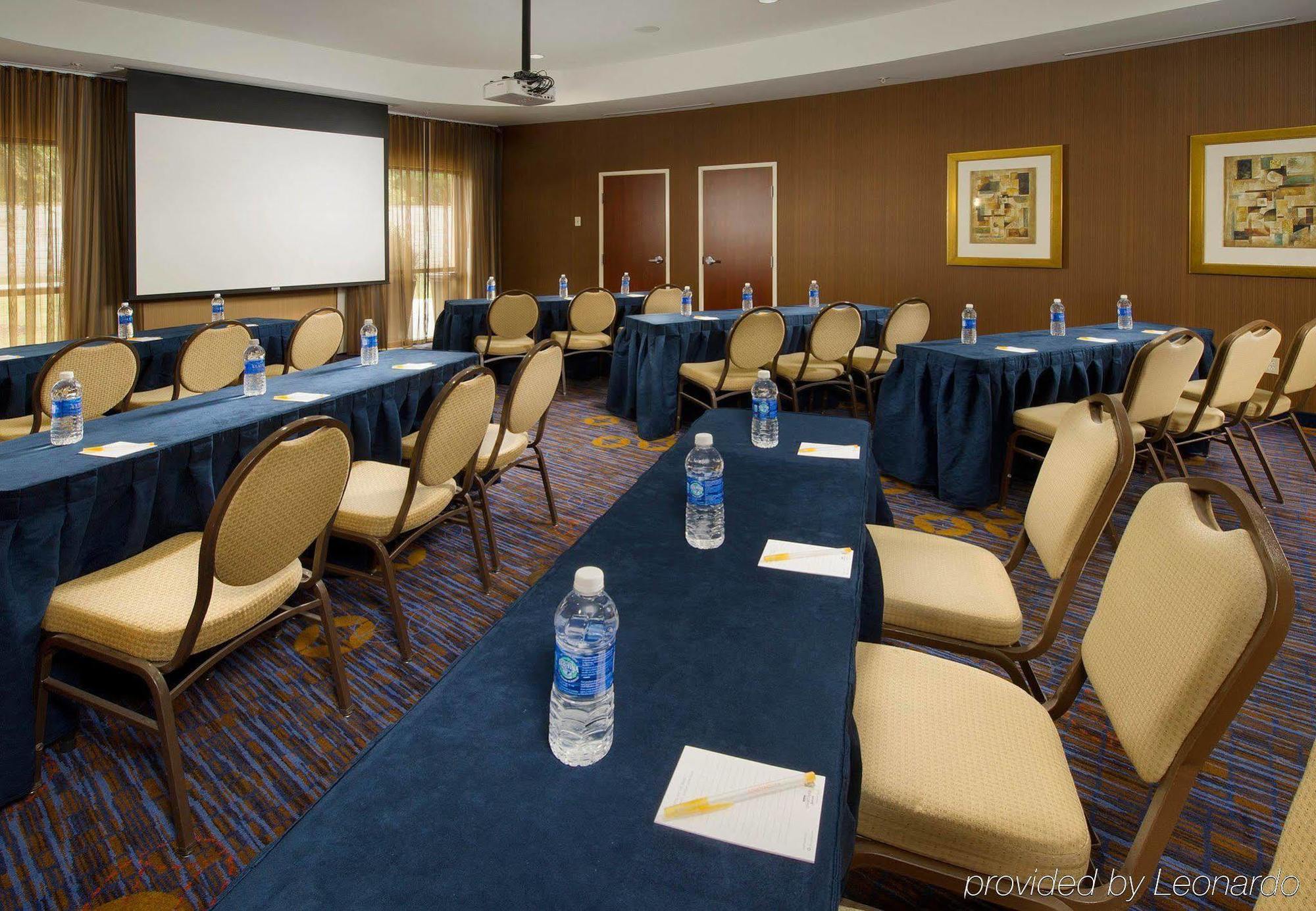 Courtyard By Marriott San Antonio Seaworld/Lackland Экстерьер фото