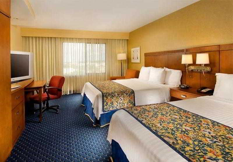 Courtyard By Marriott San Antonio Seaworld/Lackland Экстерьер фото